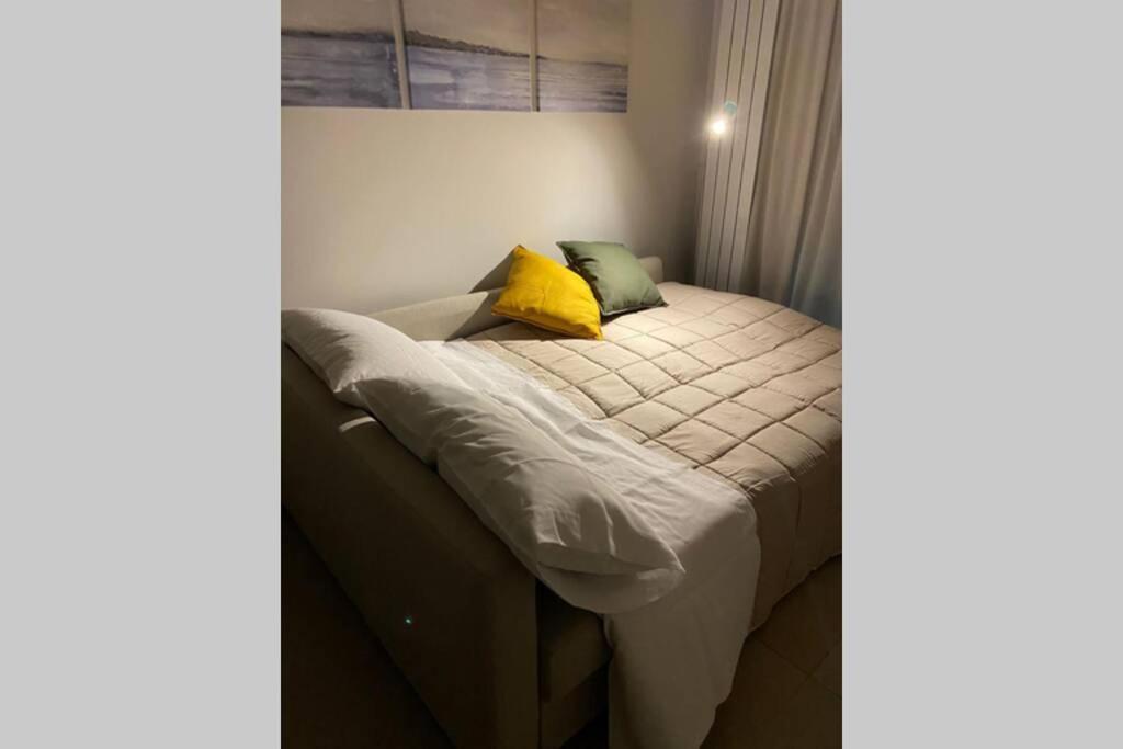 B&B Piano1 Interno5 - Accogliente E Moderno Bilocale Vicino Al Centro Salerno Kültér fotó