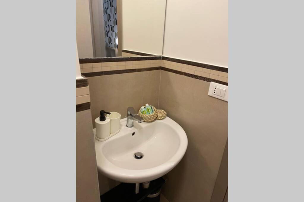 B&B Piano1 Interno5 - Accogliente E Moderno Bilocale Vicino Al Centro Salerno Kültér fotó