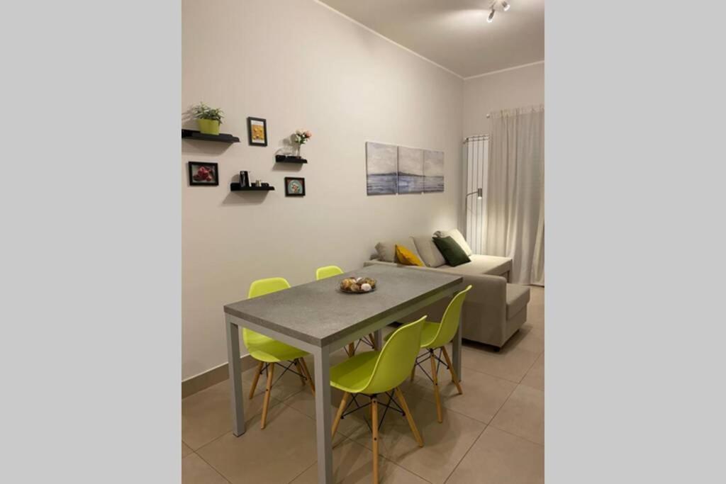B&B Piano1 Interno5 - Accogliente E Moderno Bilocale Vicino Al Centro Salerno Kültér fotó