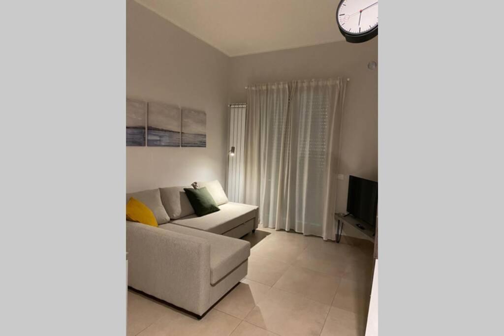 B&B Piano1 Interno5 - Accogliente E Moderno Bilocale Vicino Al Centro Salerno Kültér fotó